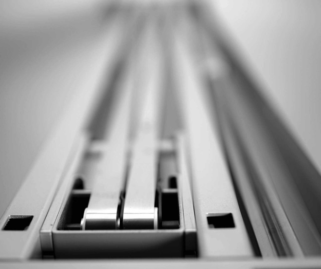 Close-up of the Klöud pneumatic lift rail